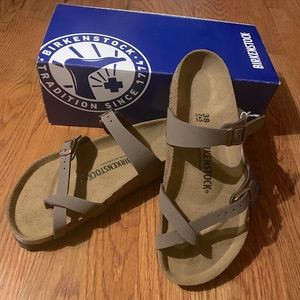 New/ Never Worn Birkenstock Mocca Mayari Women’s Sandels